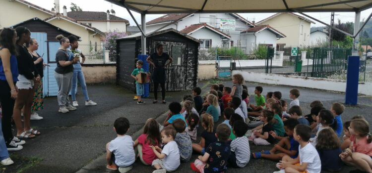 La grande cérémonie des Tribus de la Maison de la Petite Enfance