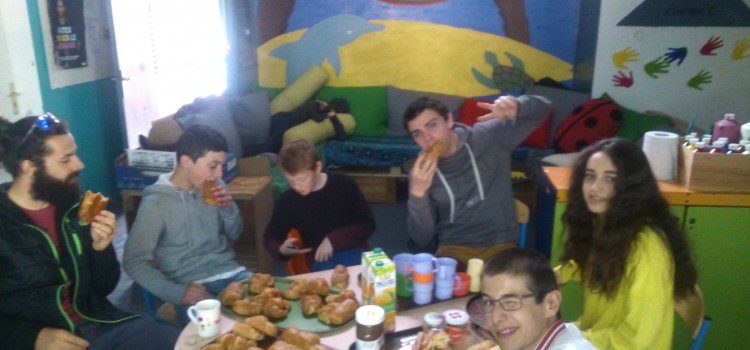 Le jeudi, c’est p’tit dej’ au Secteur Jeunes Le jeudi, c’est p’tit dej’ au Secteur Jeunes