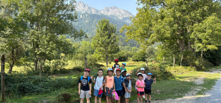 Magie, rires et grands frissons : Le carnet de voyage 2025-2026 de la Maison de la Petite Enfance Magie, rires et grands frissons : Le carnet de voyage 2025-2026 de la Maison de la Petite Enfance